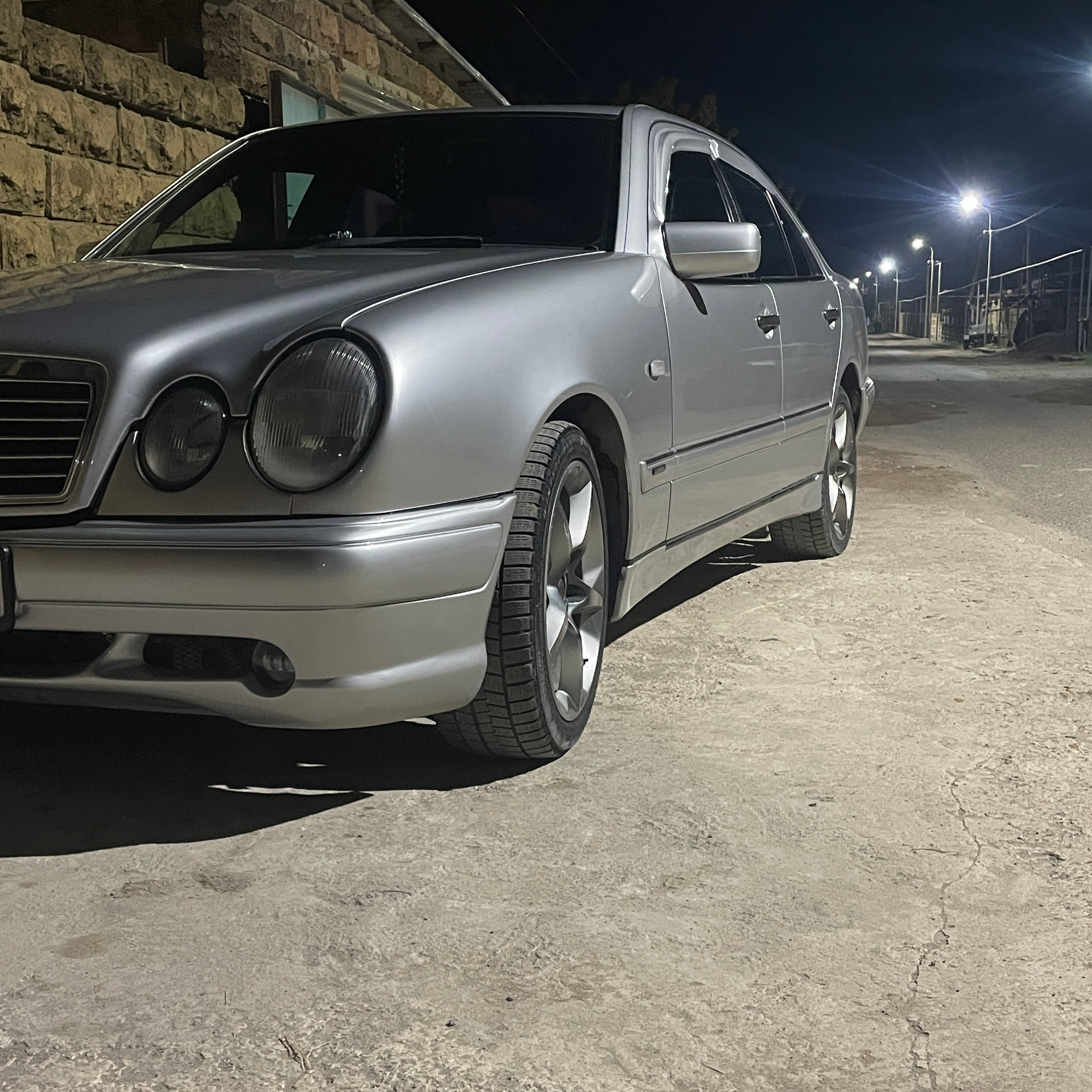 Mersedes W210
