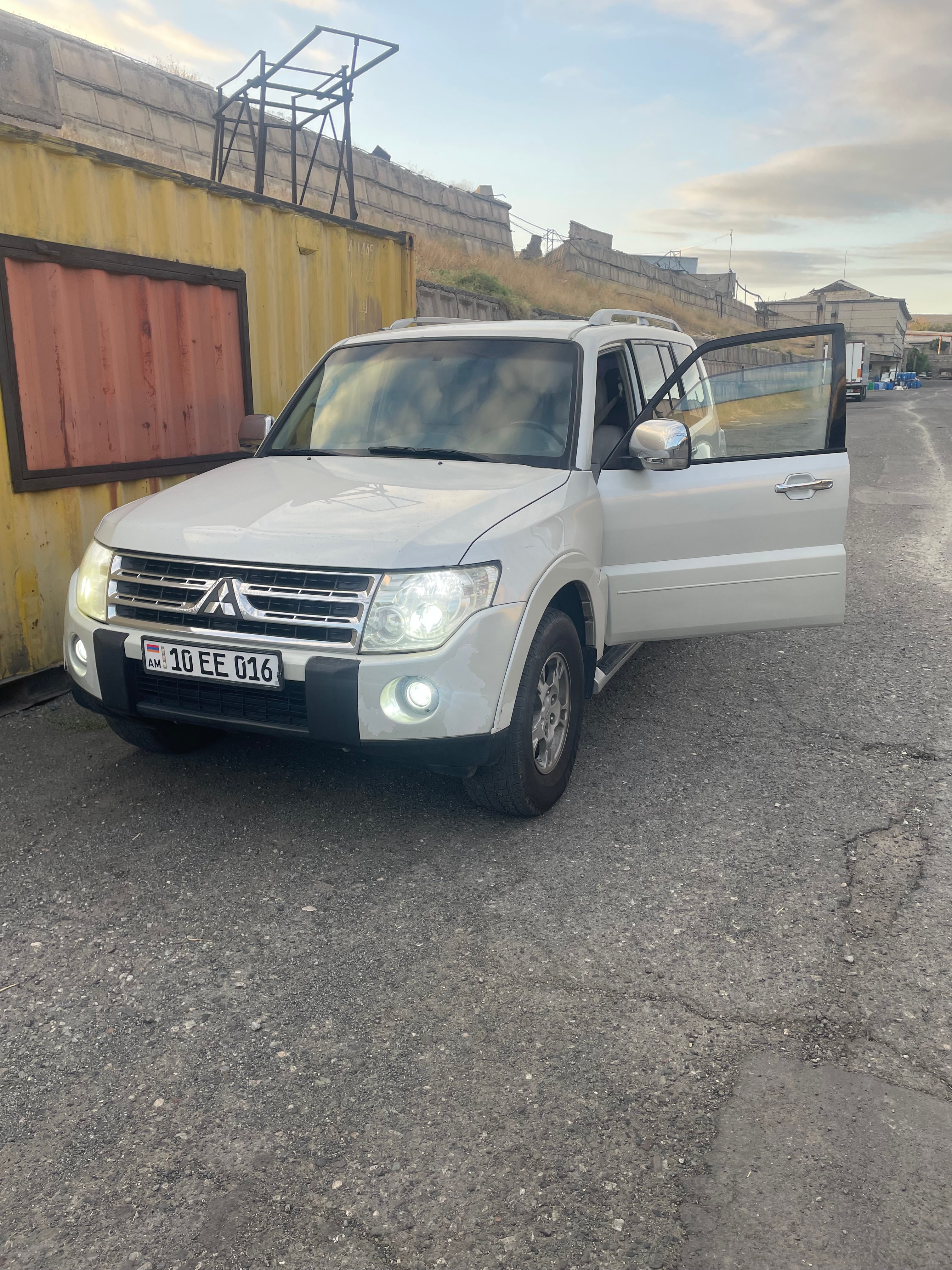 Mitsubishi Pajero 4 2008թ բենզին գազ 80լ 3լ ավտոմատ կառոբկա 4 քարշ
