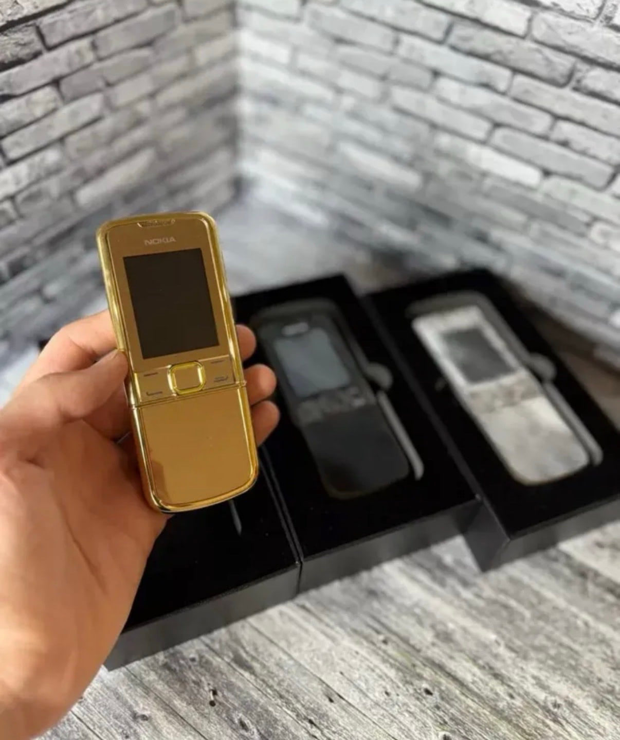Nokia 8800 Arte, 2 GB, ոսկեգույն