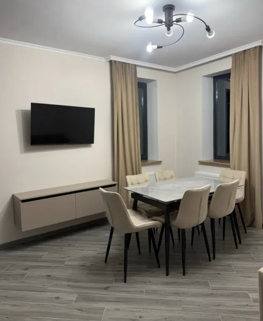 Երկու հարկանի քարե տուն