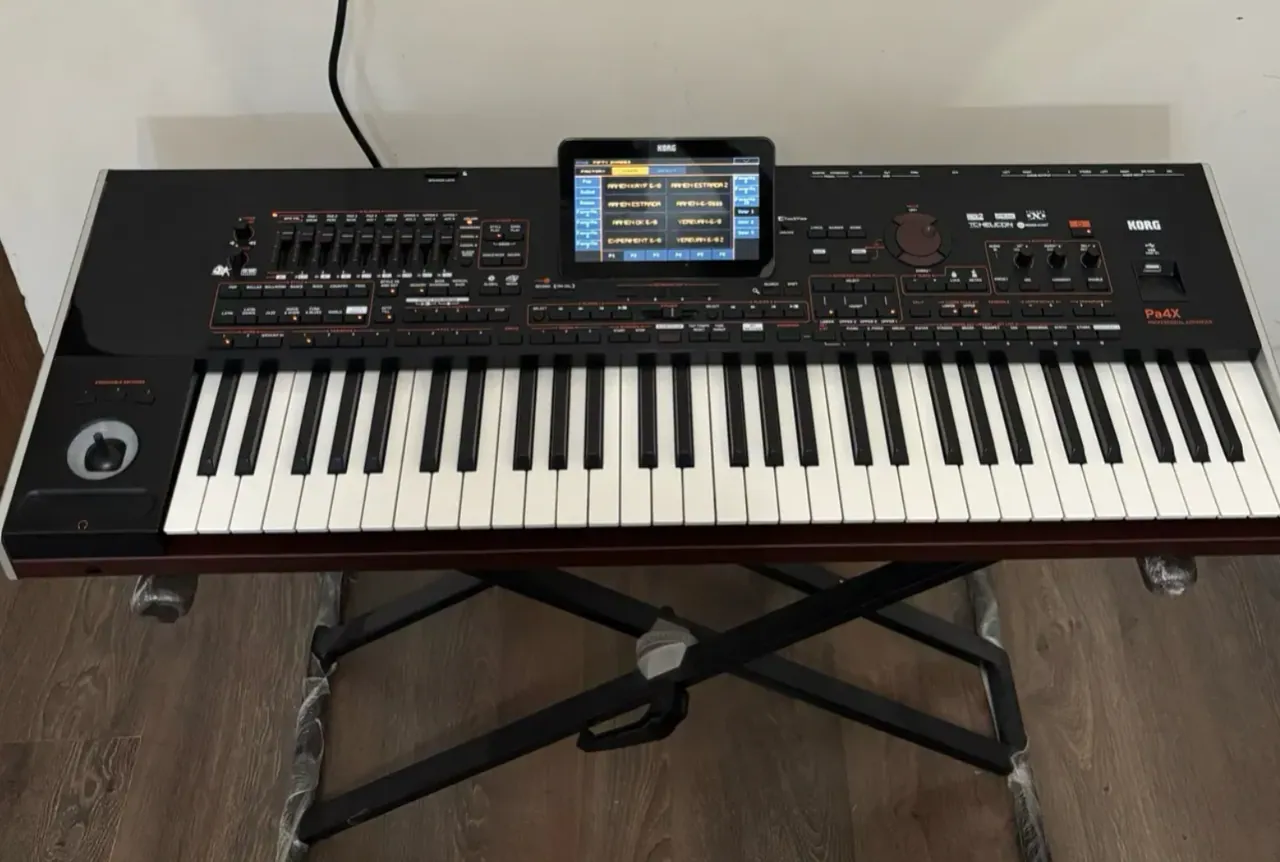KORG PA 4x պրոֆեսիոնալ արանժիրովշիկ PRO