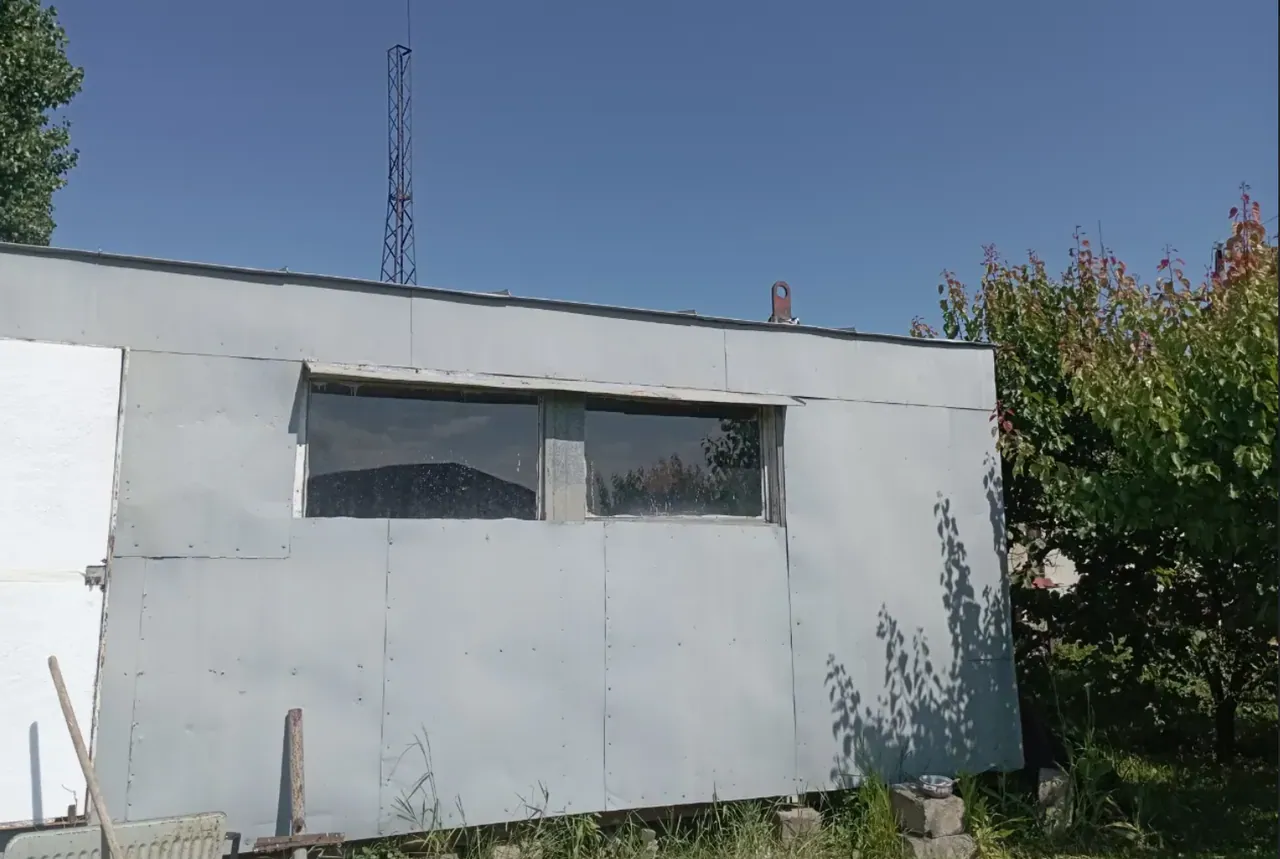Ցինկապատ, չբնակեցված տնակ