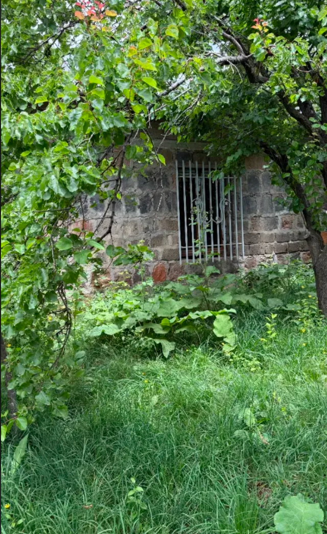 Մեկ հարկանի քարե տուն
