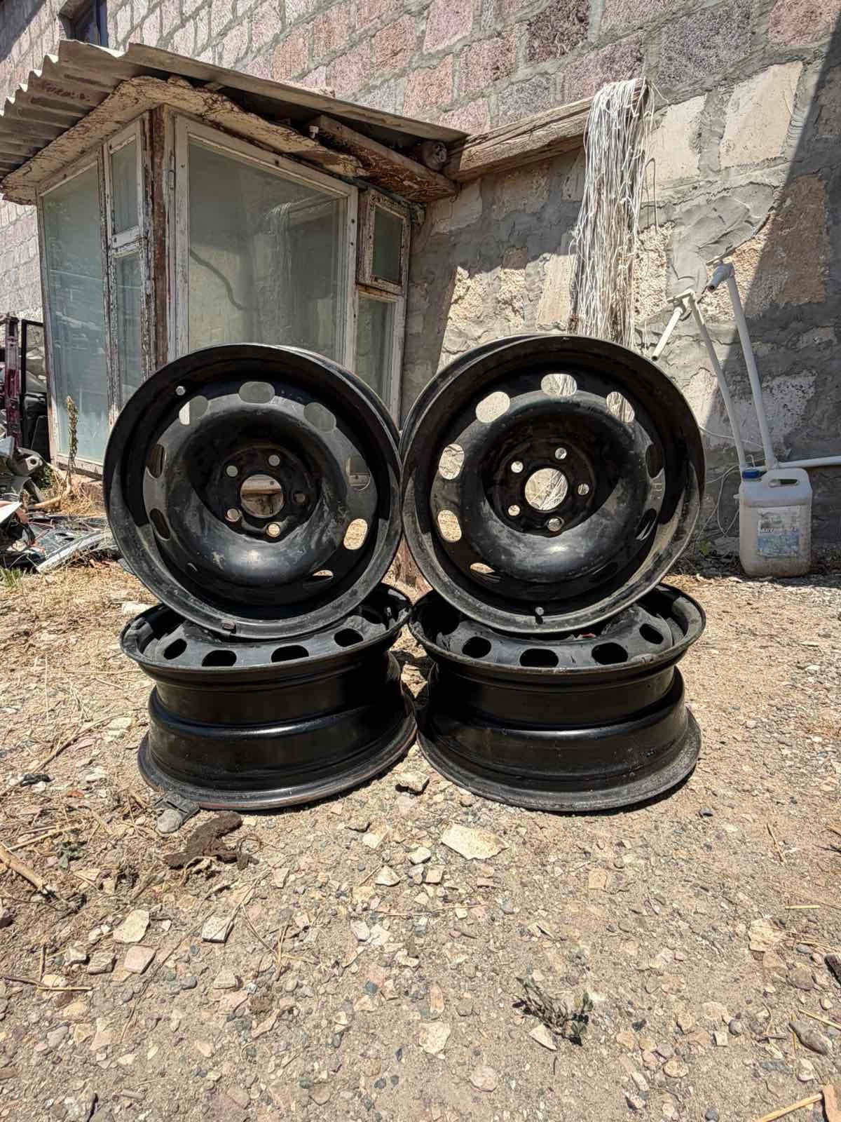 Առանց պագրիշկա անիվներ R14