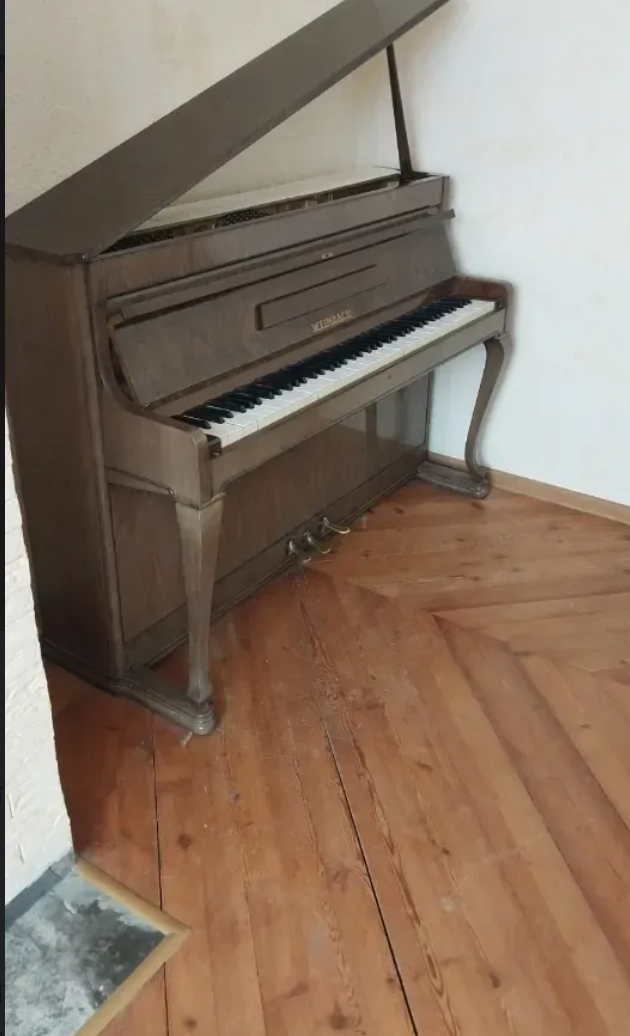 Weinbach Piano