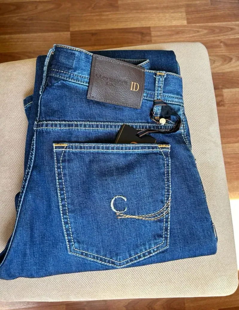 Corneliani կապույտ selvedge շքեղ ջինսեր ոսկե կարով դասական ջինս նոր