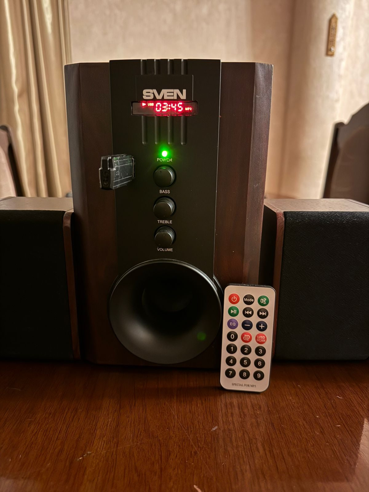 Bluetooth-օվ, USB-օվ AUX-օվ SVEN ԵրաԺշտական կենտրոն