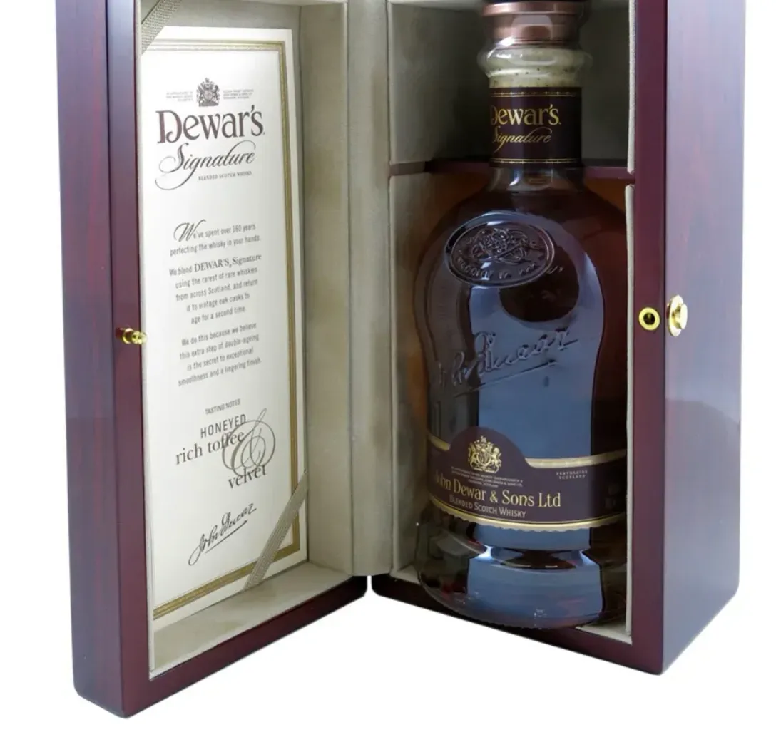 Dewar's Signature Blended Scotch Whisky 750մլ