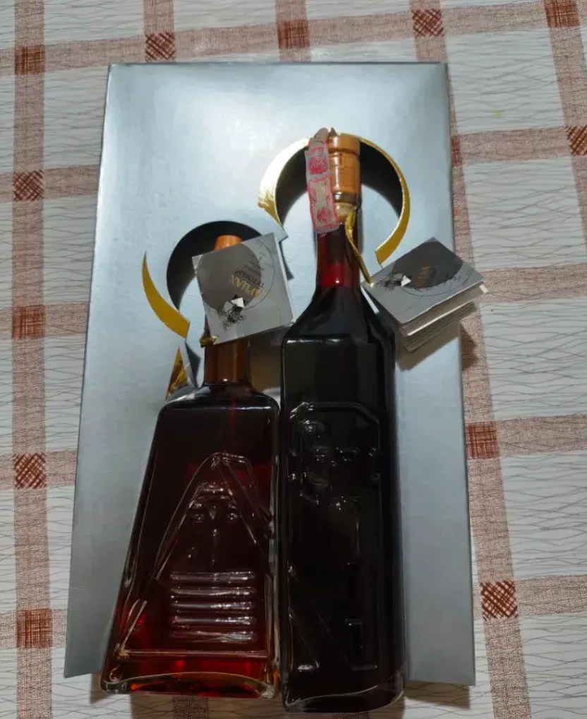 Արցախ թթի օղի, Artsakh Mulberry strong alcohol, Արցախ Թթի Ոսկեգույն ալկոհոլային խմիչքներ