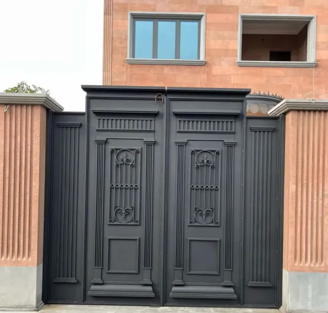 Դուռ, դռներ, մուտքի դռներ, դարպաս, մետաղական կոնստրուկցիաներ