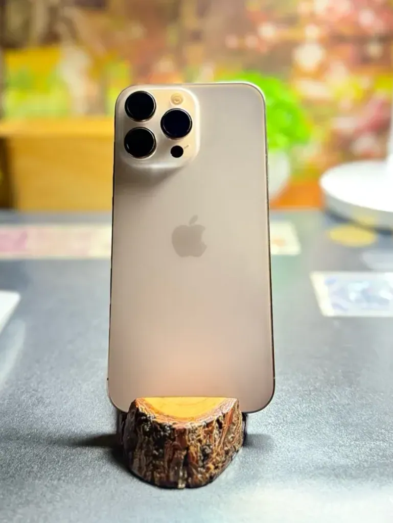 Apple iPhone 16 Pro Max, 512 GB, ոսկեգույն