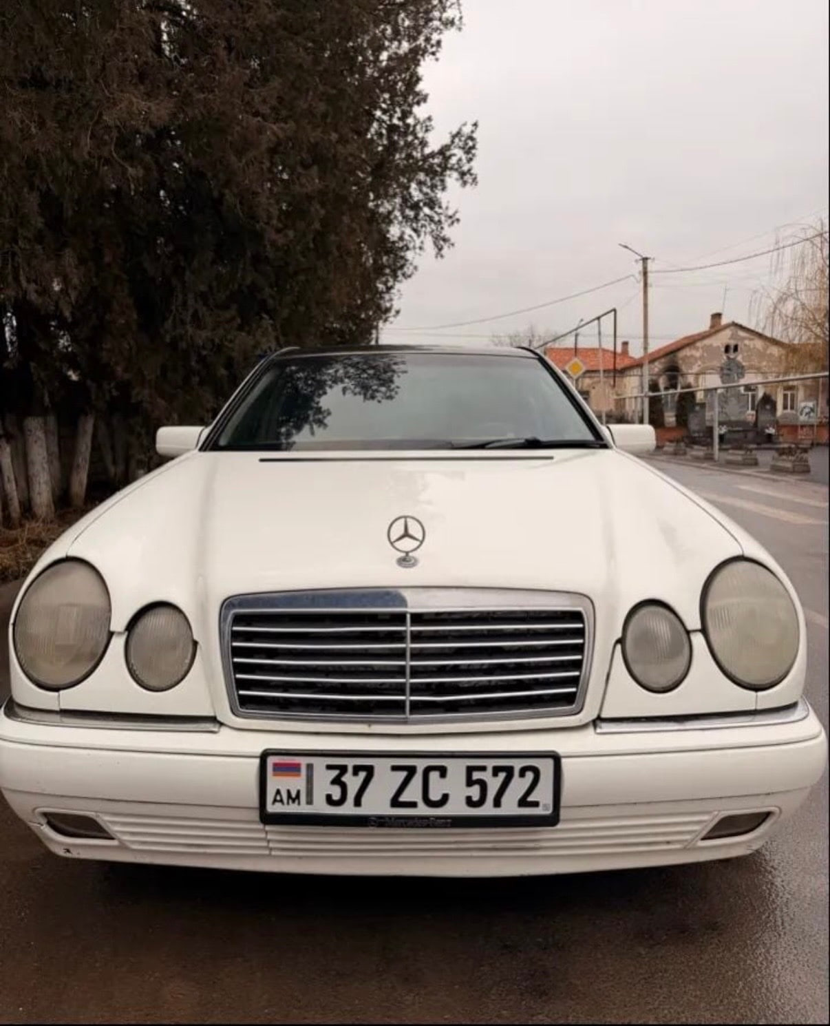 Mercedes-Benz W210