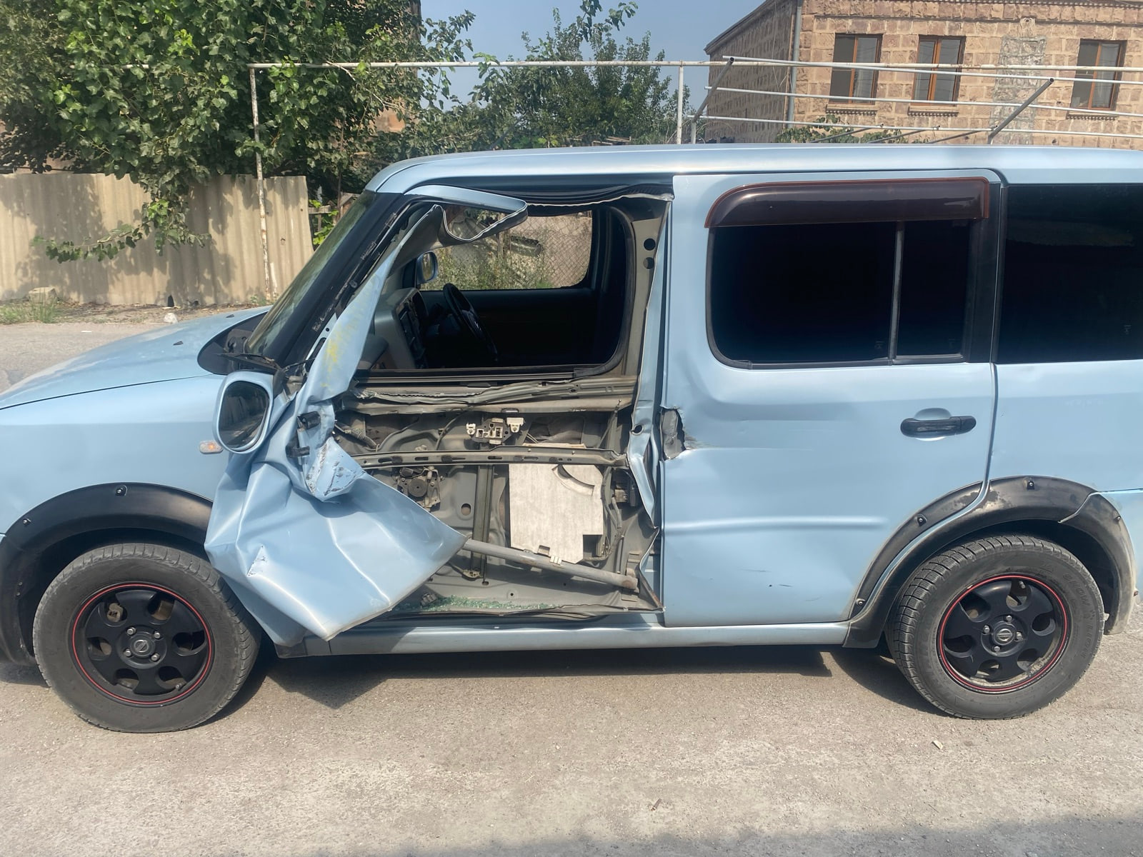 NISSAN CUBE 1.4 մատոռ, 42 լիտր հեղուկ գազ