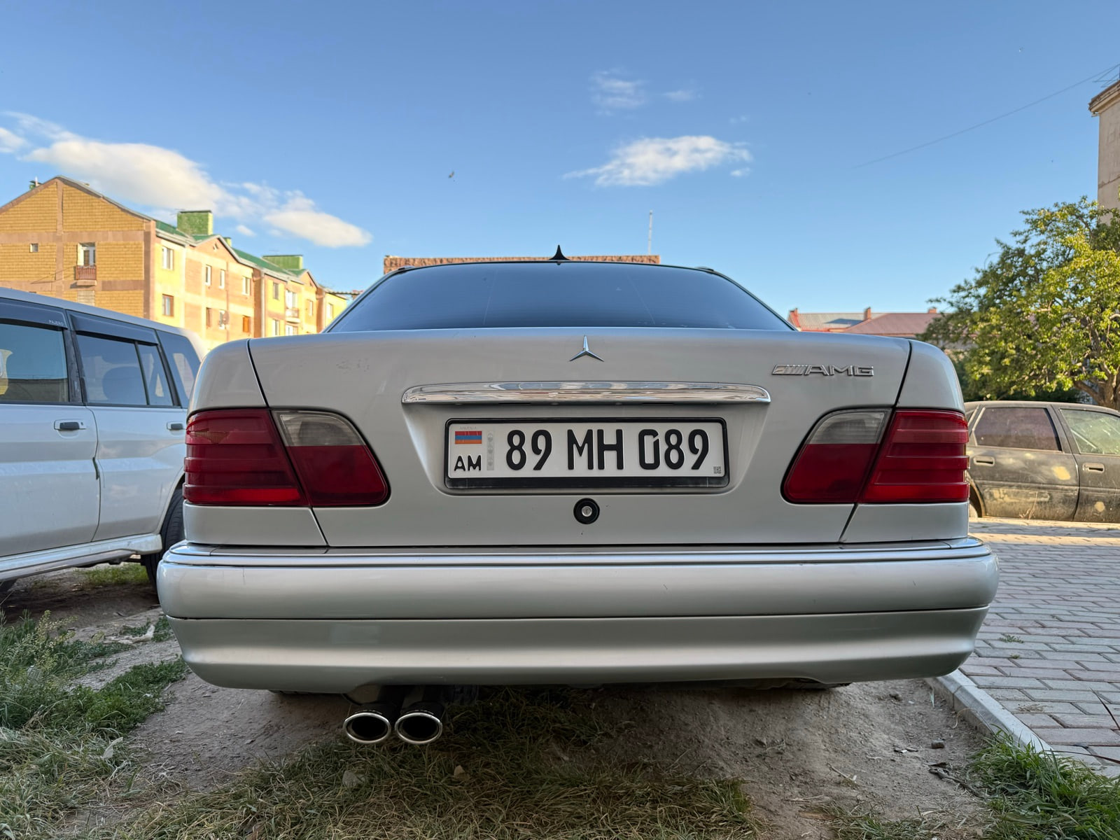 Mersedes-Benz