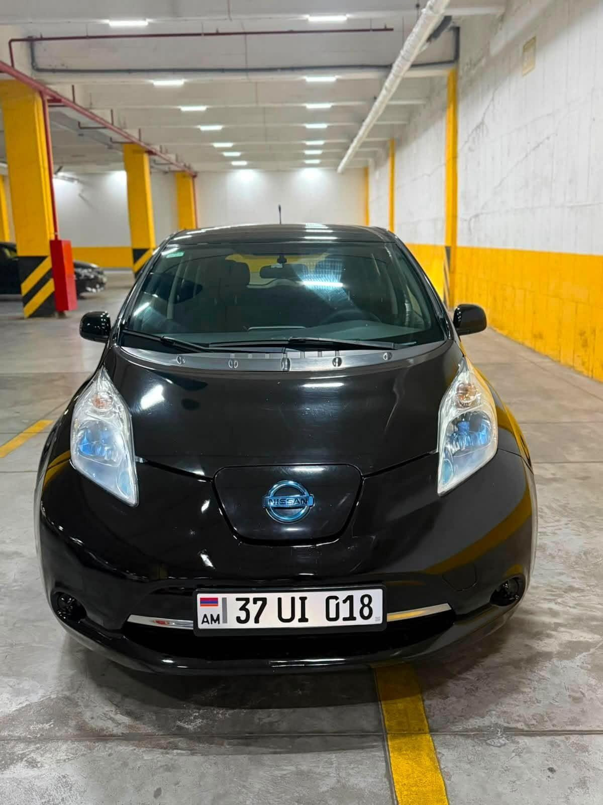 Շտապ վաճառվում է nissan leaf 2013