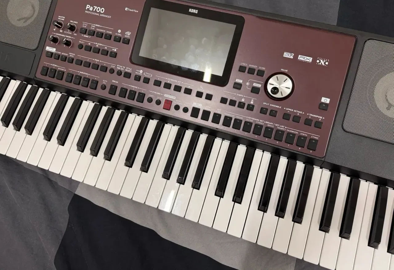 Korg PA 700 սինթեզատոր