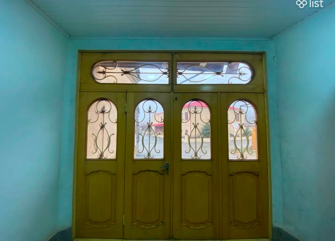 Մուտքի դարպաս հաստ մետաղյա