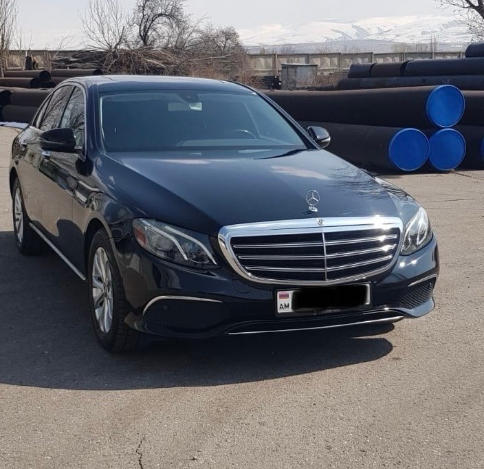 Mercedes Benz E300 4Matic