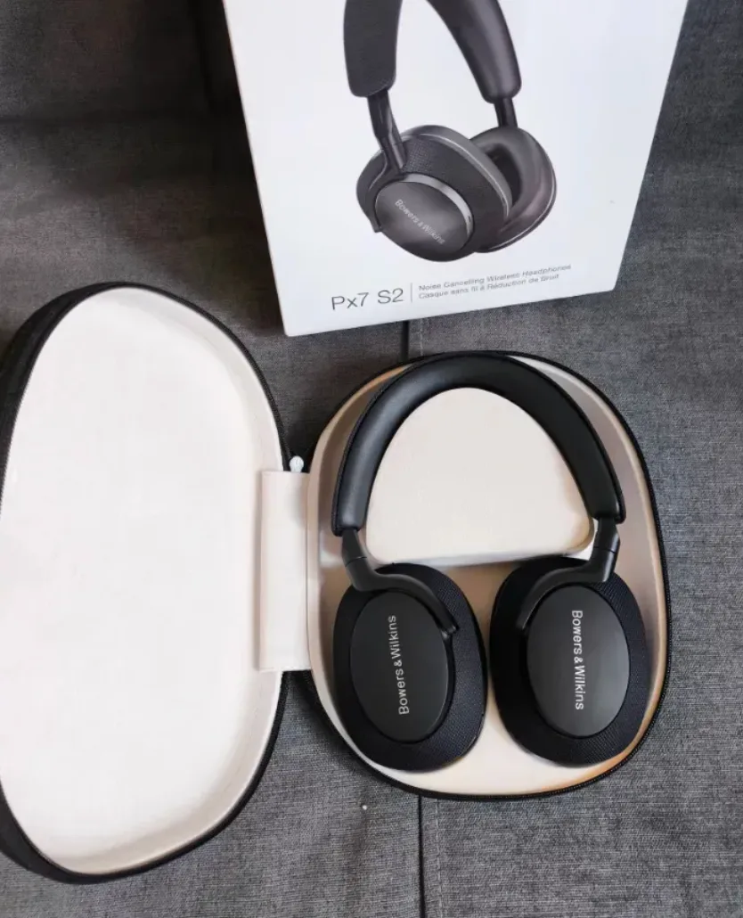 Bowers & Wilkins Px7 S2
