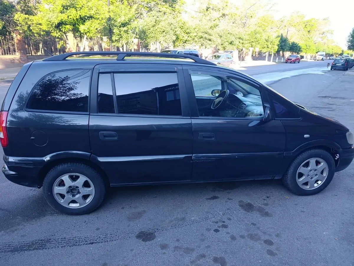 Продается Opel Zafira