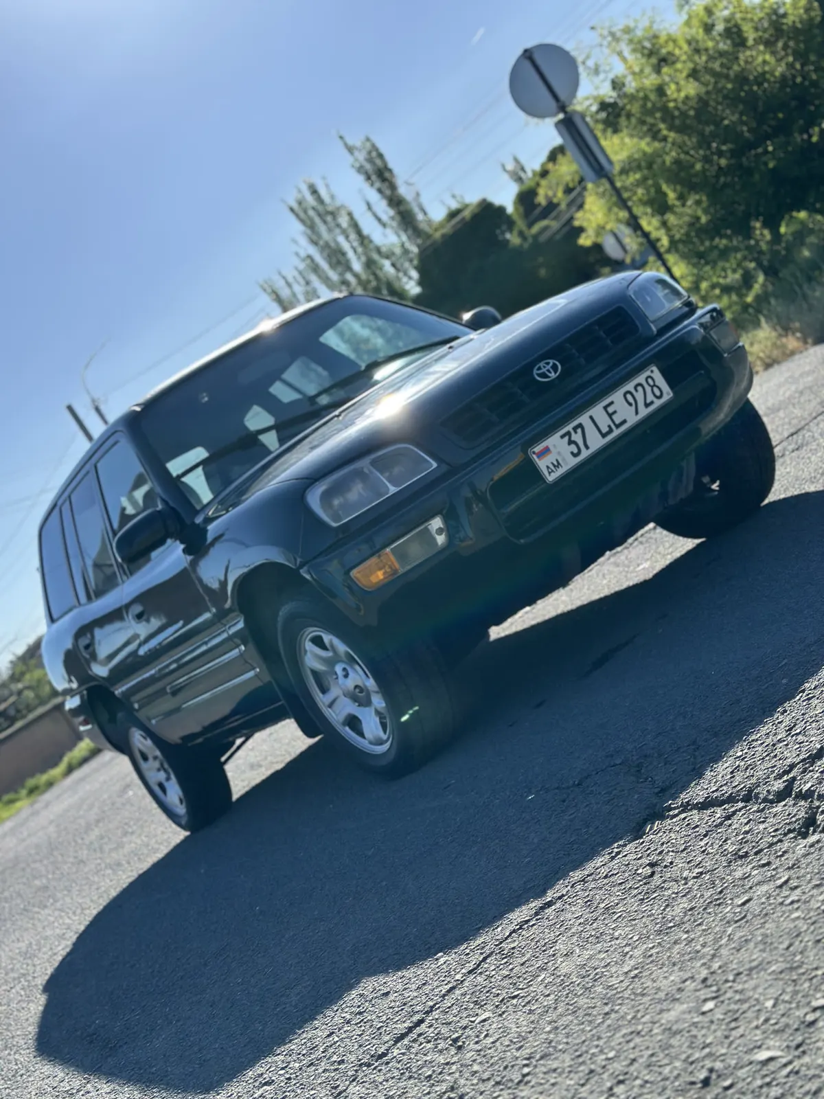 Վաճառվում է շտապ TOYOTA RAV 4