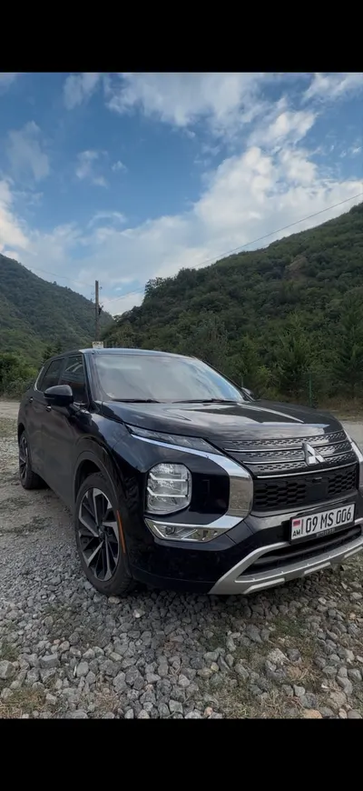 Mitsubishi Outlander 2022, 2.5L