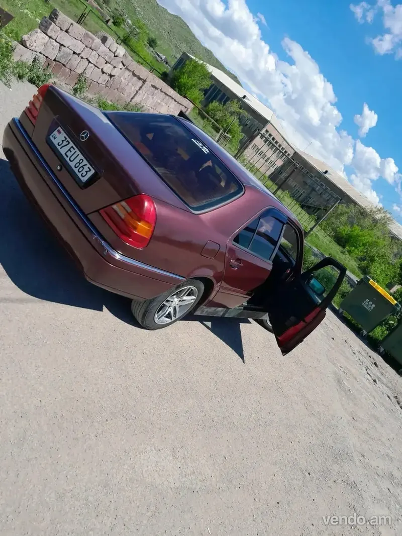 Mersedes_Benz C180
