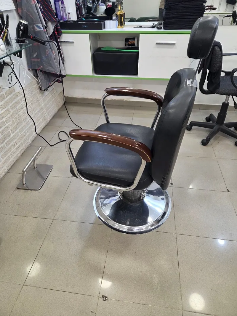 Barber chair