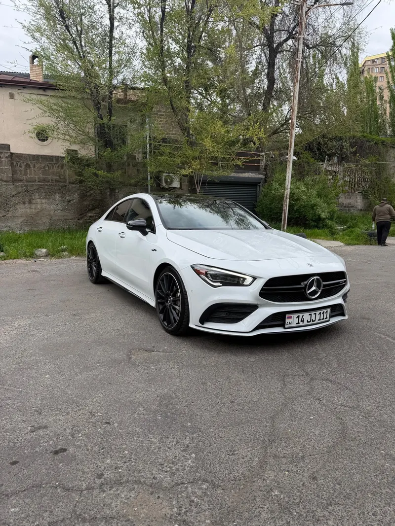 Mercedes Benz AMG CLA35