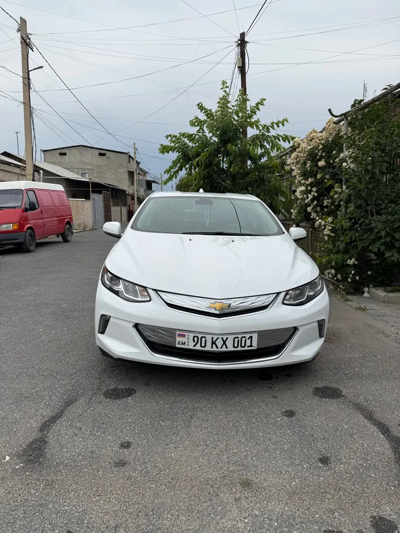 Chevrolet Volt հետչբեք, 1.5 լ, հիբրիդ, 2017 թ.