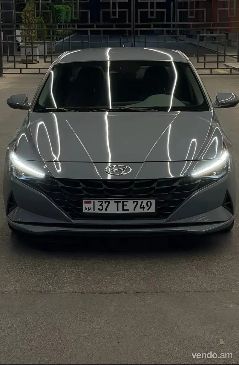 Hyundai Elantra 2022