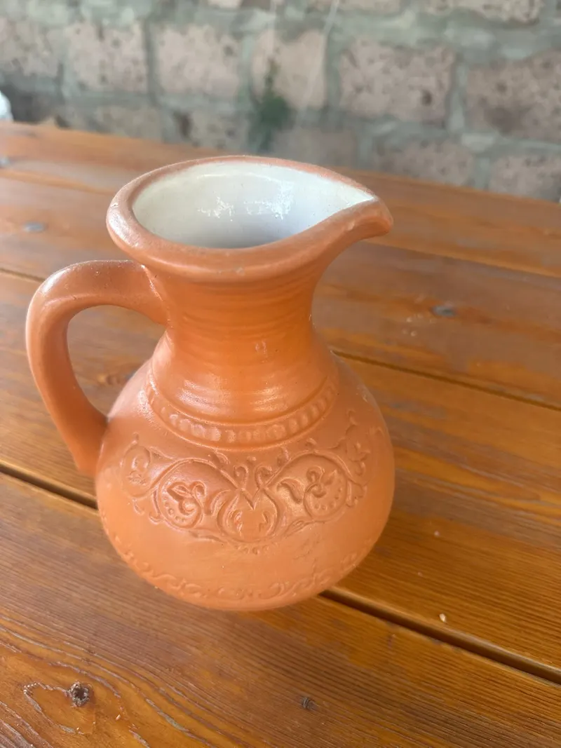Глиняный кувшин