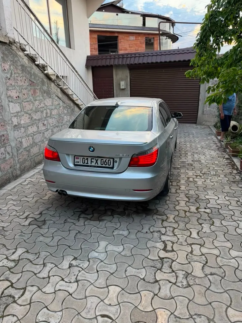 BMW E60 528i